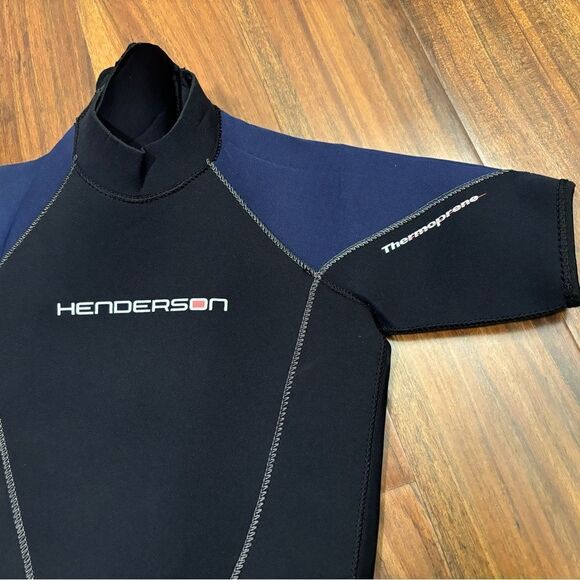 Henderson Aquatics black/blue kids wetsuit - Picture 4 of 7